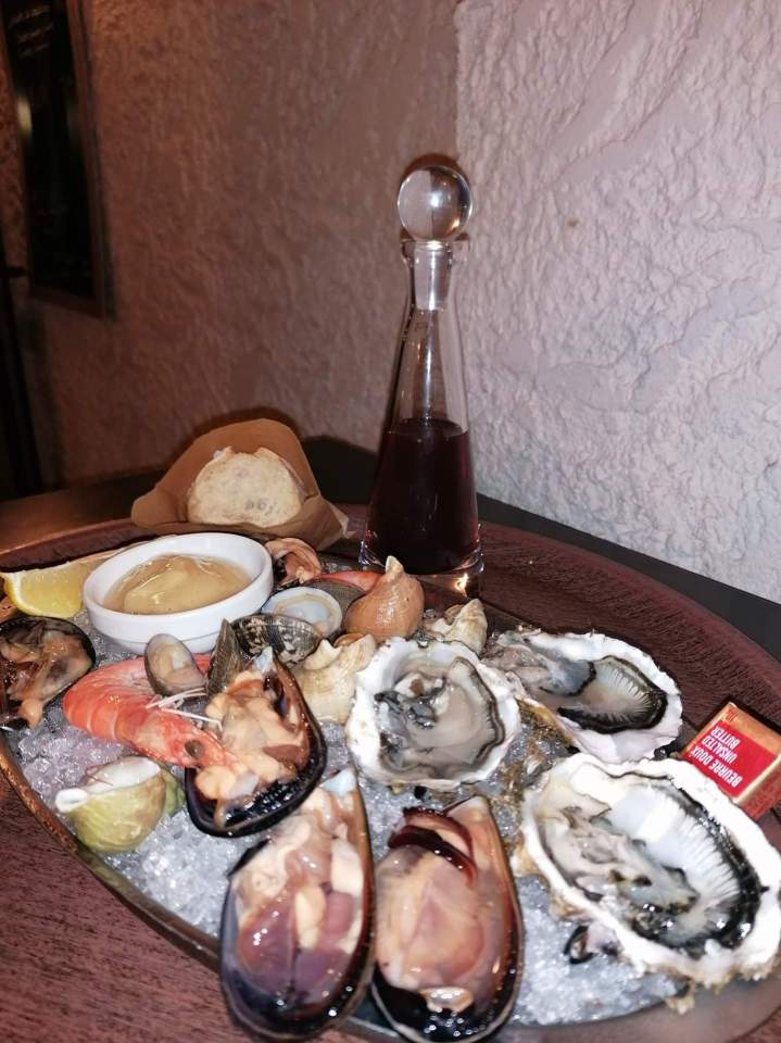 Plateau de coquillages et de crustacés La Côte Bleue