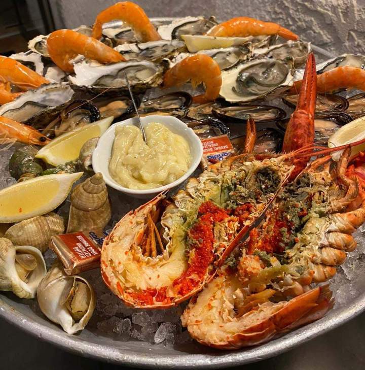 Assiette de coquillages La Côte Bleue