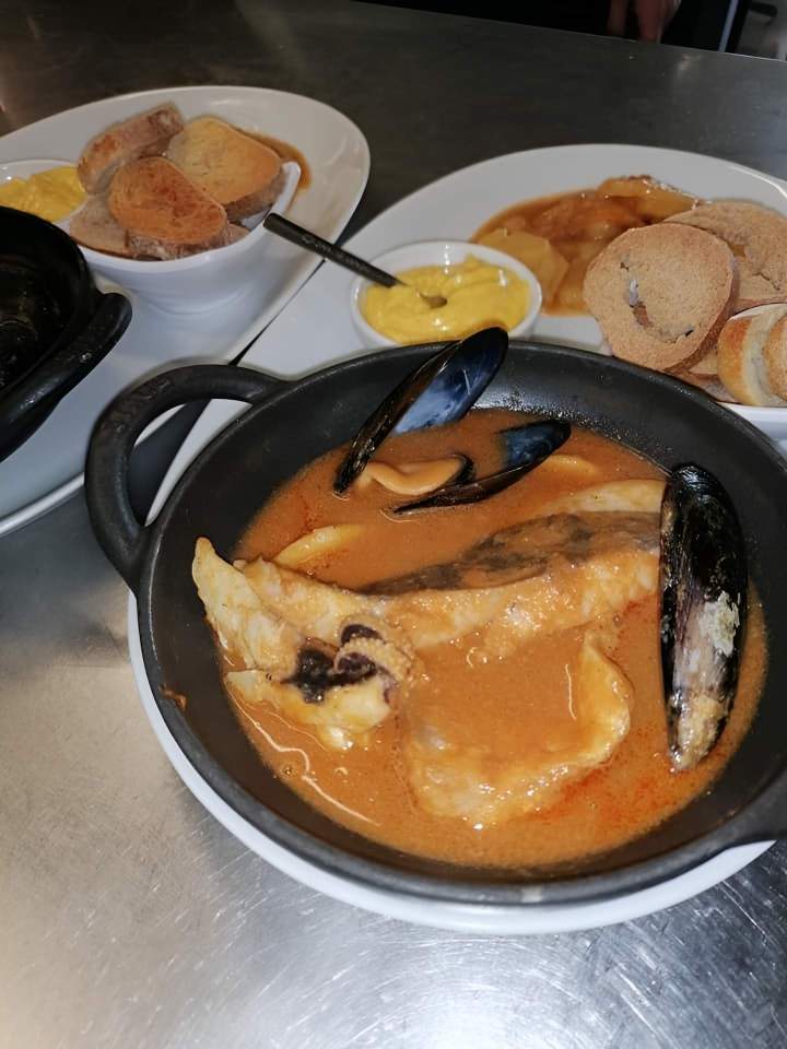 Plat de bouillabaisse La Côte Bleue